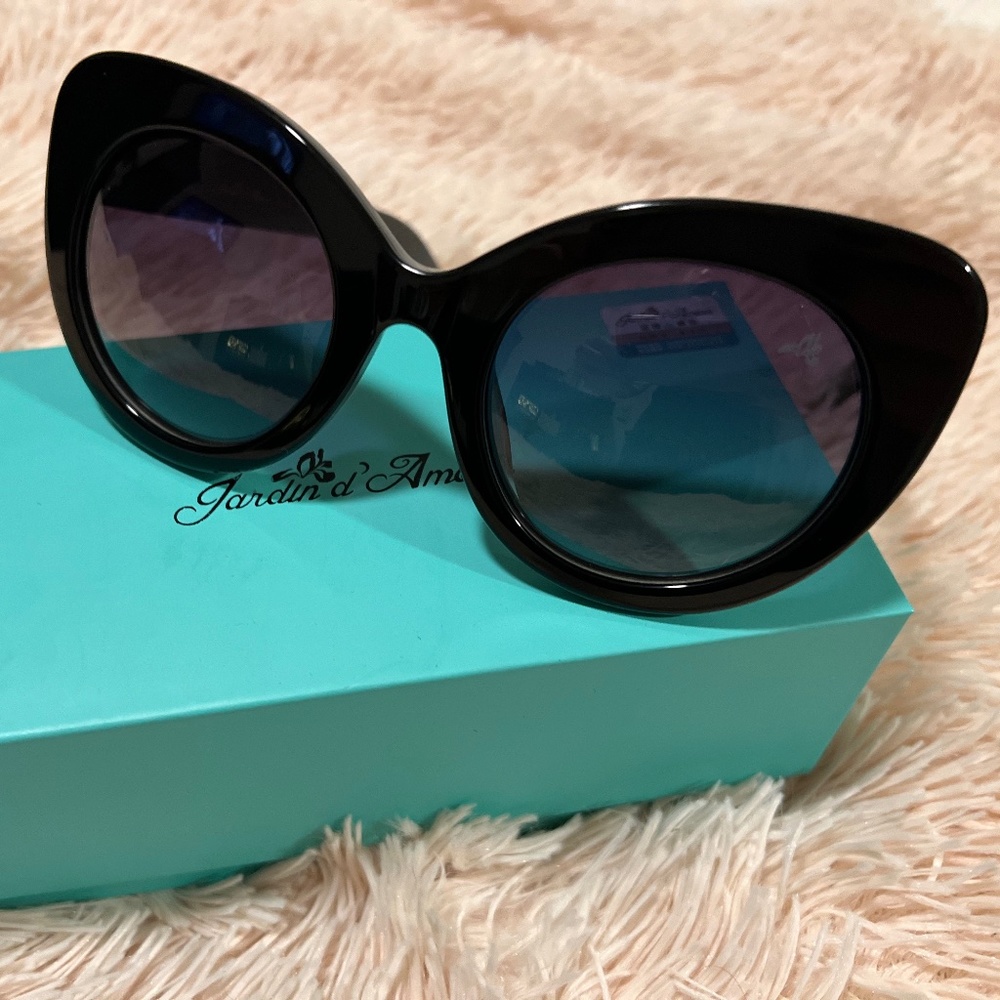 Brand New Jardin d'Amour Oversized Sunglasses Cat Eye Frame